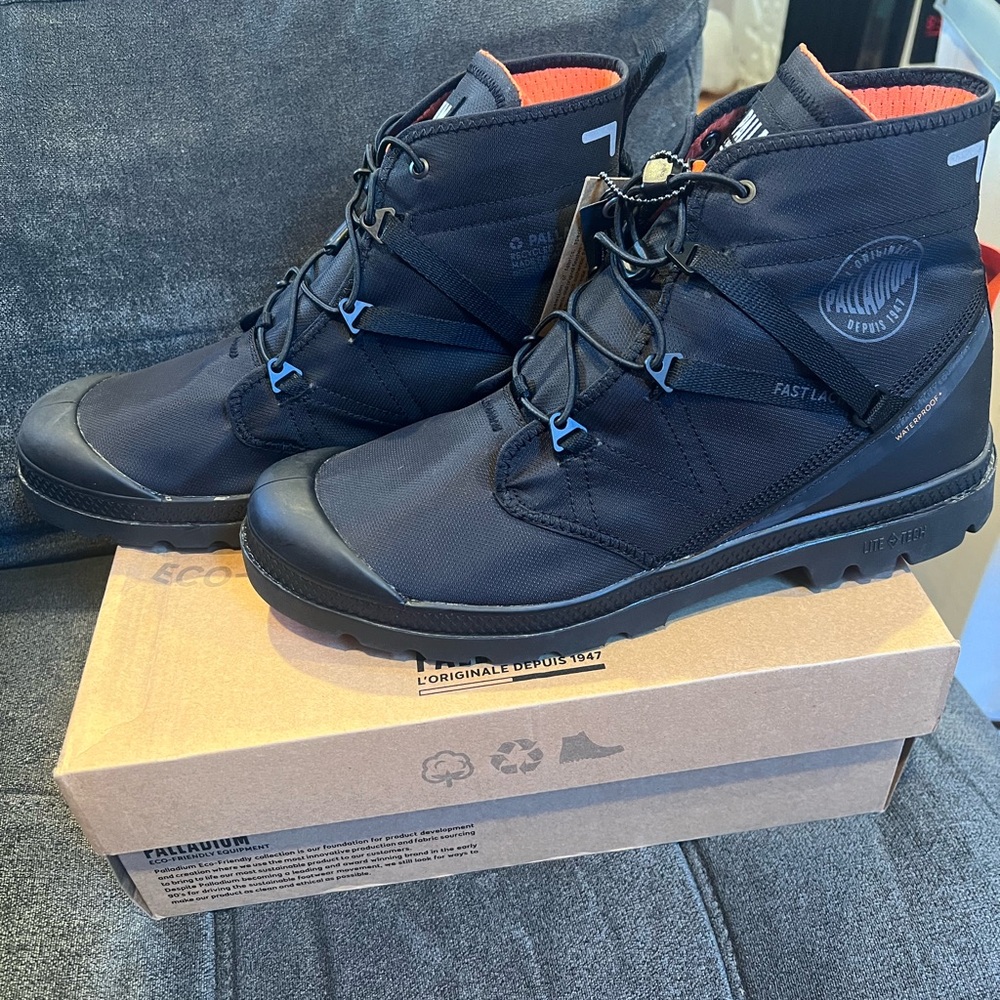 Palladium Pampa Travel Lite+ WP Boots Men 9.5 Black Lightweight Outdoor New